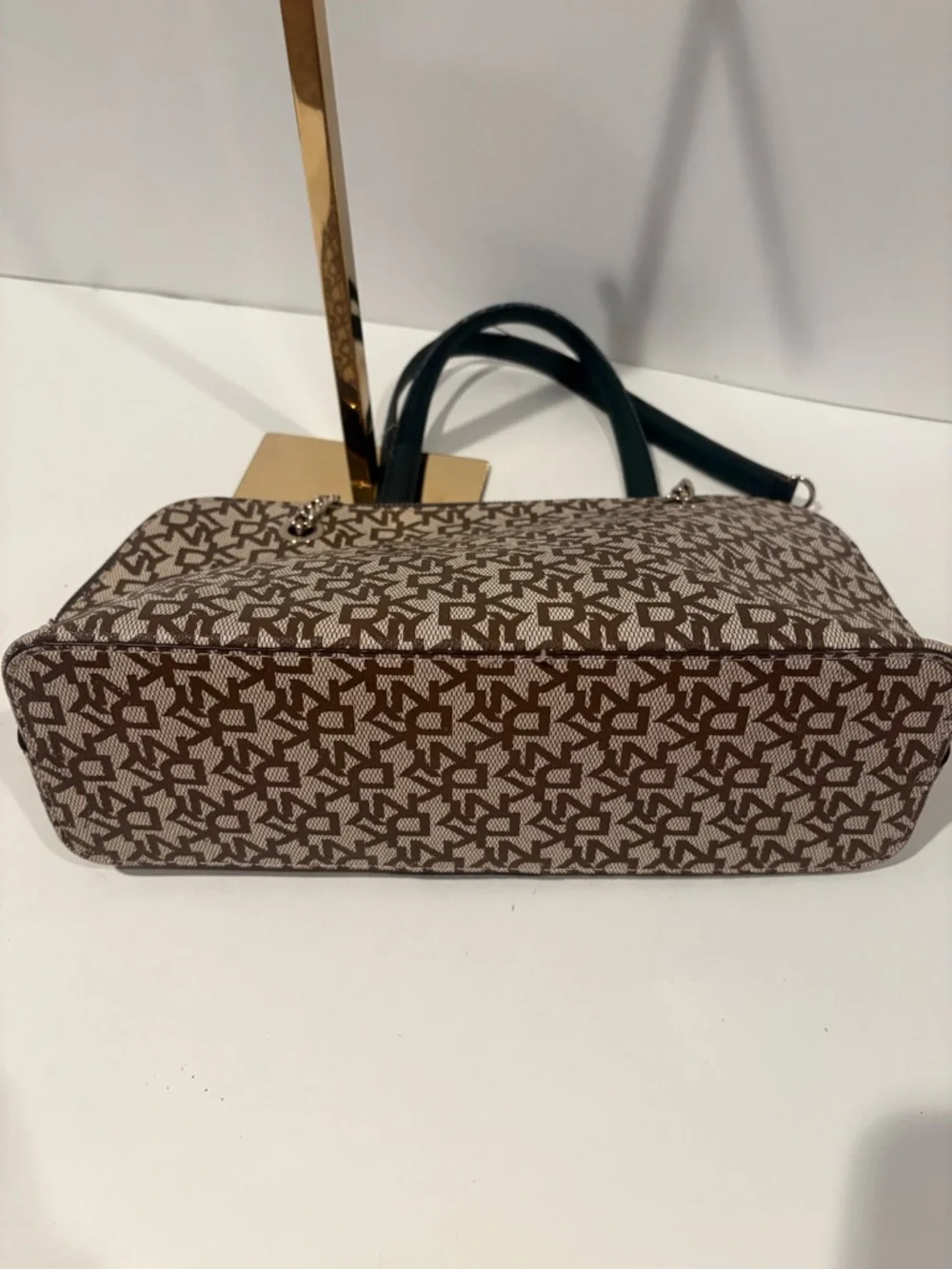 Dkny brown logo